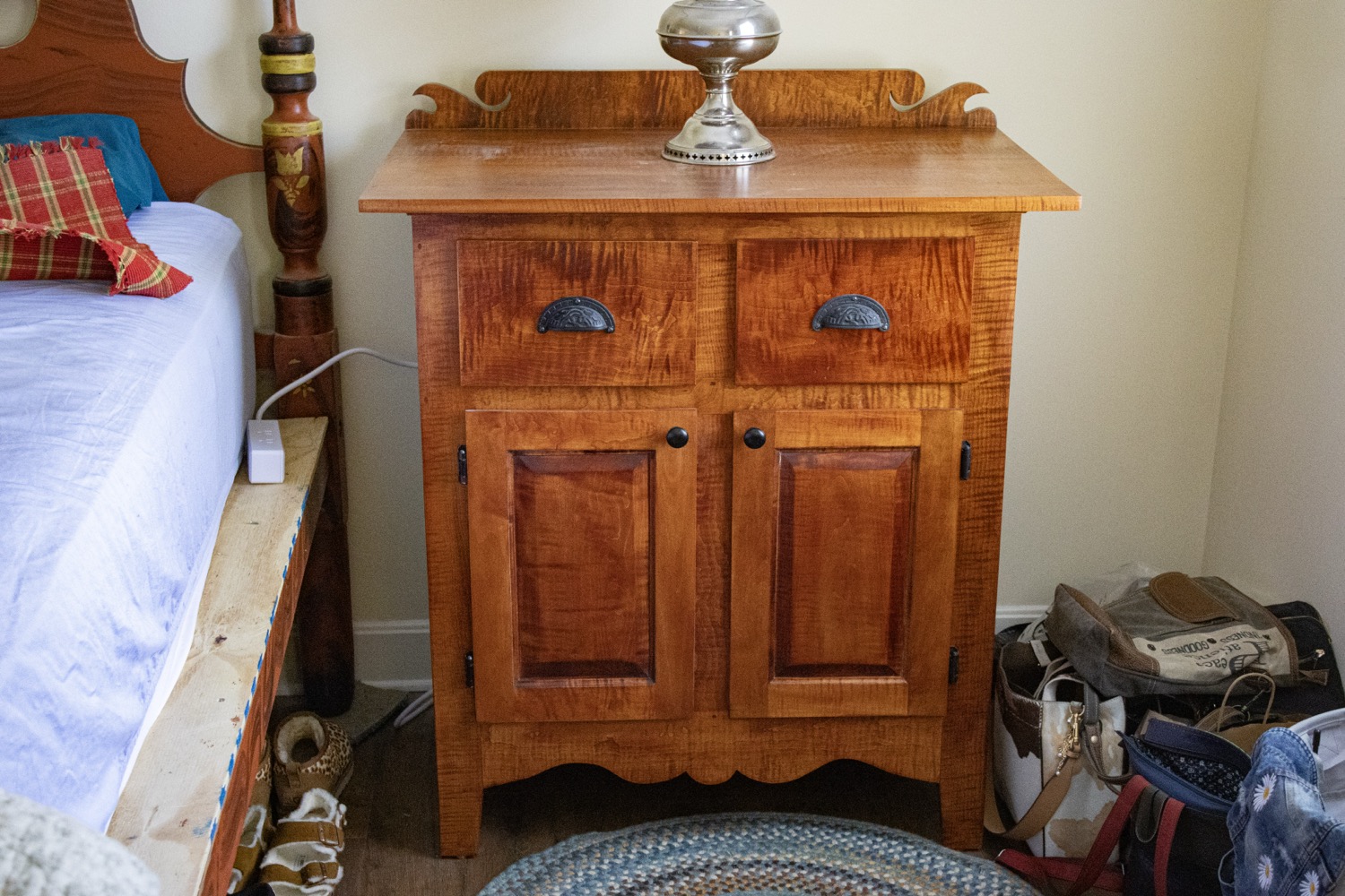Side Bedstand